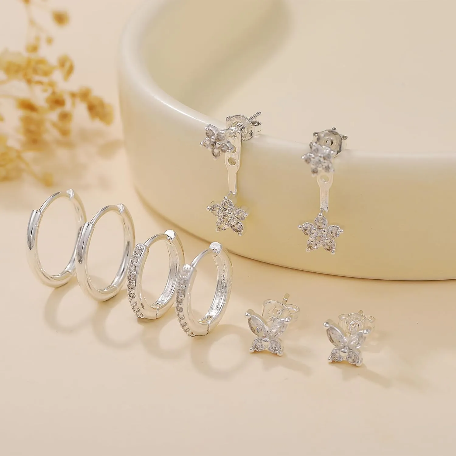 3/4 Pairs Small Gold Earrings for Women Hypoallergenic Cartilage Stack Earring Set Dainty Gold Plated Huggie Earrings with Pearl Dangle Gold Studs Earrings for Women