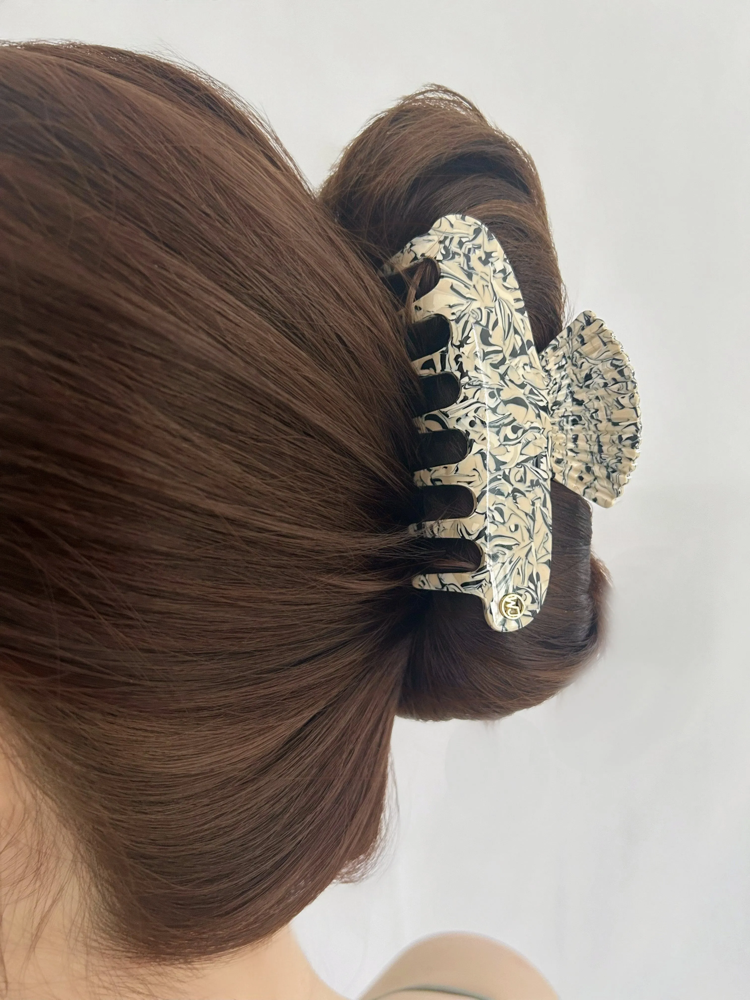 Floral Shell Hair Claw Clip