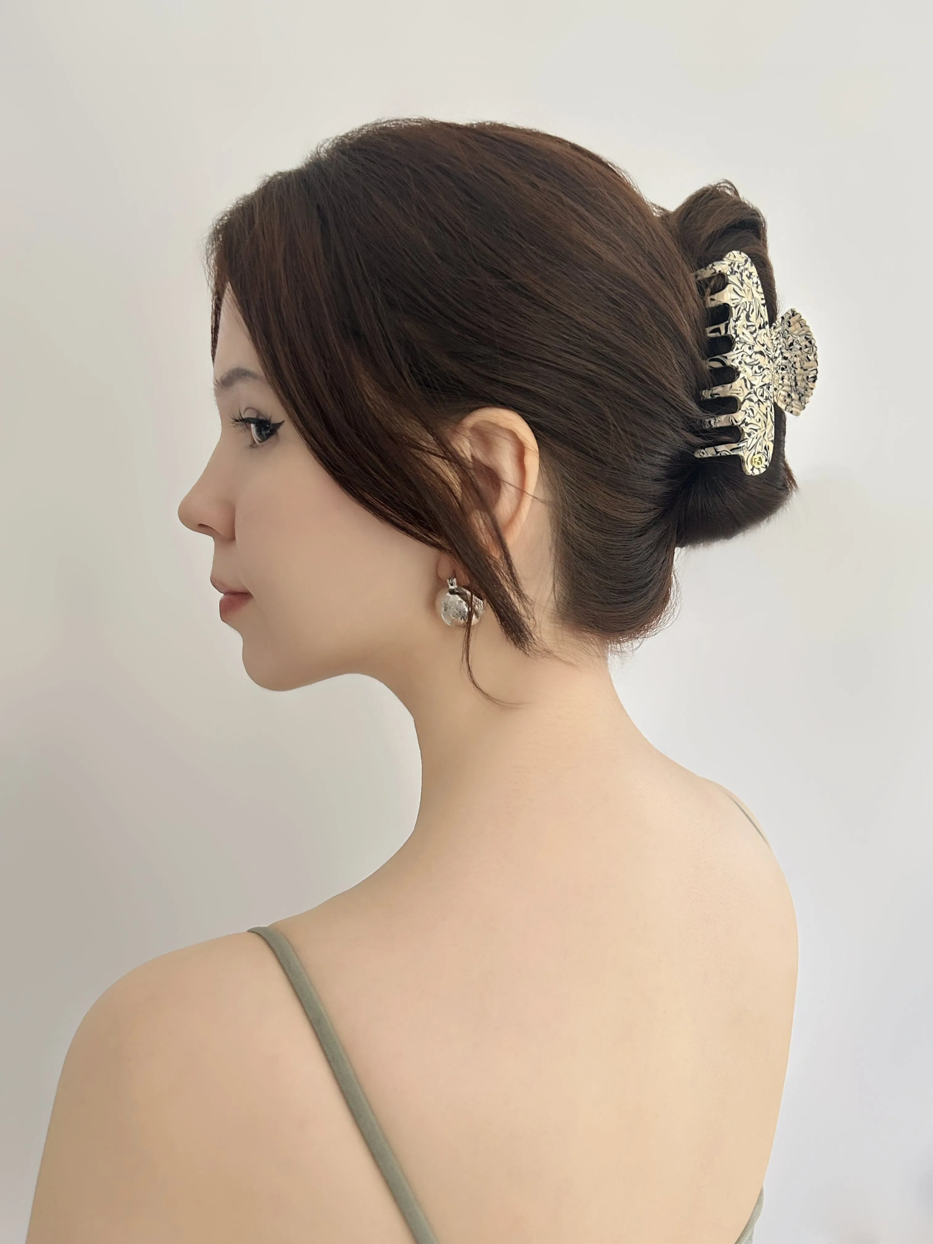 Floral Shell Hair Claw Clip