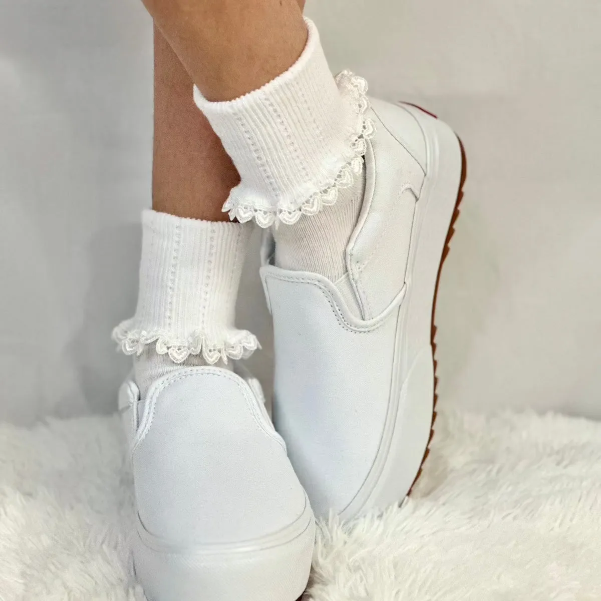 HEART lace cuff socks - white